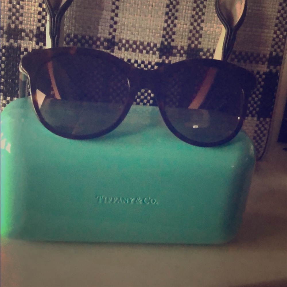 ✨✨Brand new Tiffany tortoise shell Sun glasses💜